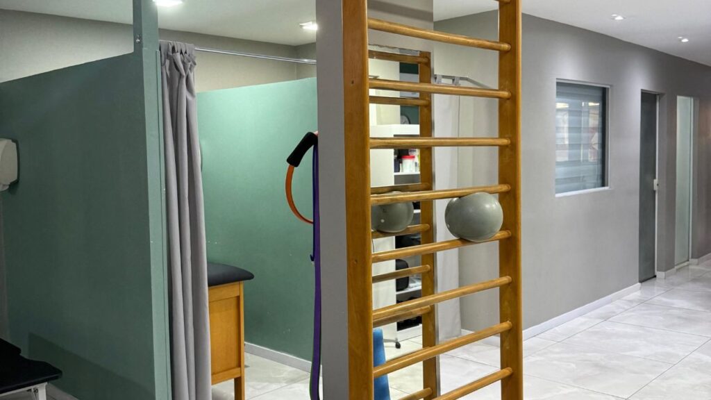 fisioterapia macaé rj, clínica de fisioterapia macaé, fisioterapeuta macaé rj, pilates macaé rj, pilates clínico macaé, quiropraxia macaé rj, massagem terapêutica macaé, fisioterapia esportiva macaé, tratamento para dor na coluna macaé, fisioterapia para hérnia de disco macaé, clínica de pilates macaé, fisioterapia para dor lombar macaé, fisioterapia ortopédica macaé, fisioterapia para joelho macaé, fisioterapia para ombro macaé, reabilitação física macaé rj