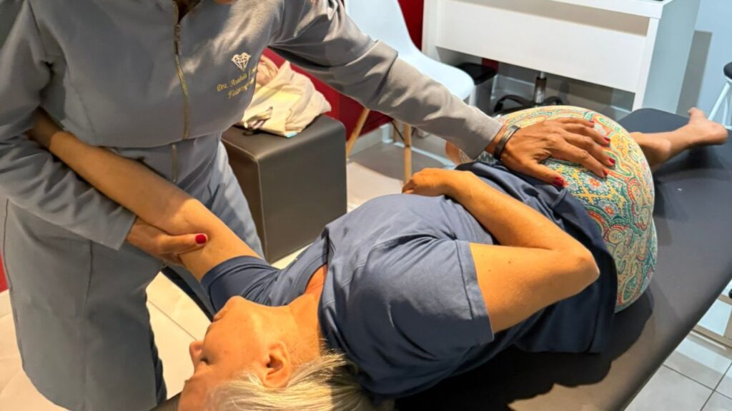 fisioterapia macaé rj, clínica de fisioterapia macaé, fisioterapeuta macaé rj, pilates macaé rj, pilates clínico macaé, quiropraxia macaé rj, massagem terapêutica macaé, fisioterapia esportiva macaé, tratamento para dor na coluna macaé, fisioterapia para hérnia de disco macaé, clínica de pilates macaé, fisioterapia para dor lombar macaé, fisioterapia ortopédica macaé, fisioterapia para joelho macaé, fisioterapia para ombro macaé, reabilitação física macaé rj